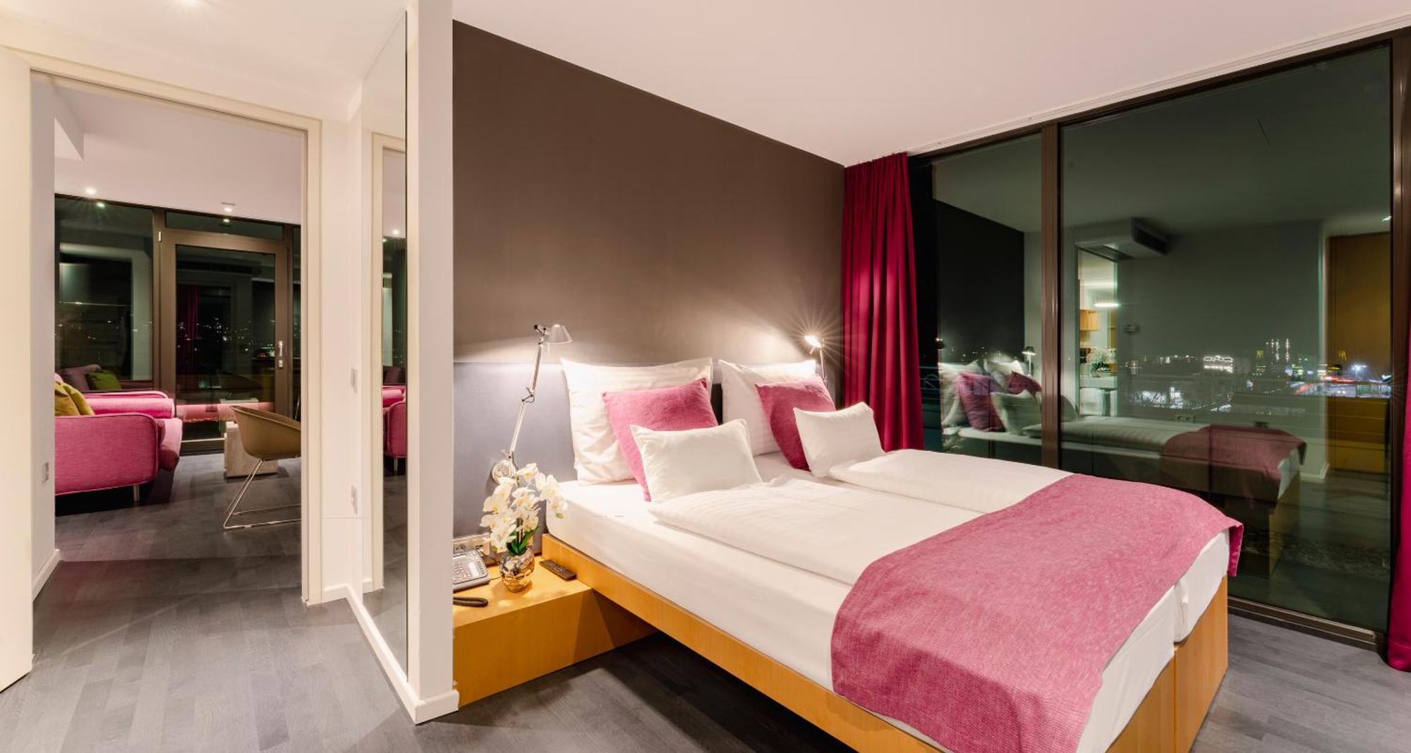 Roomz - Business Design Hotel