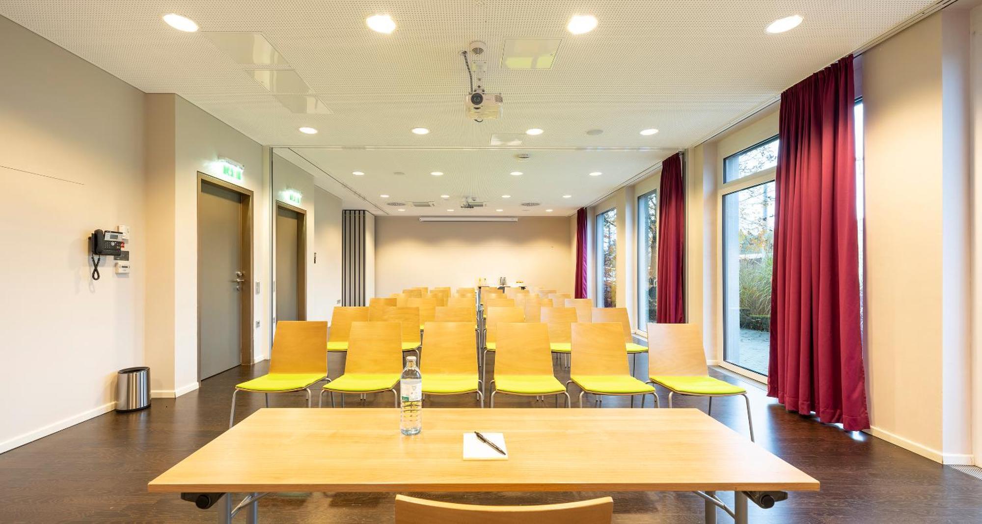 Roomz - Business Design