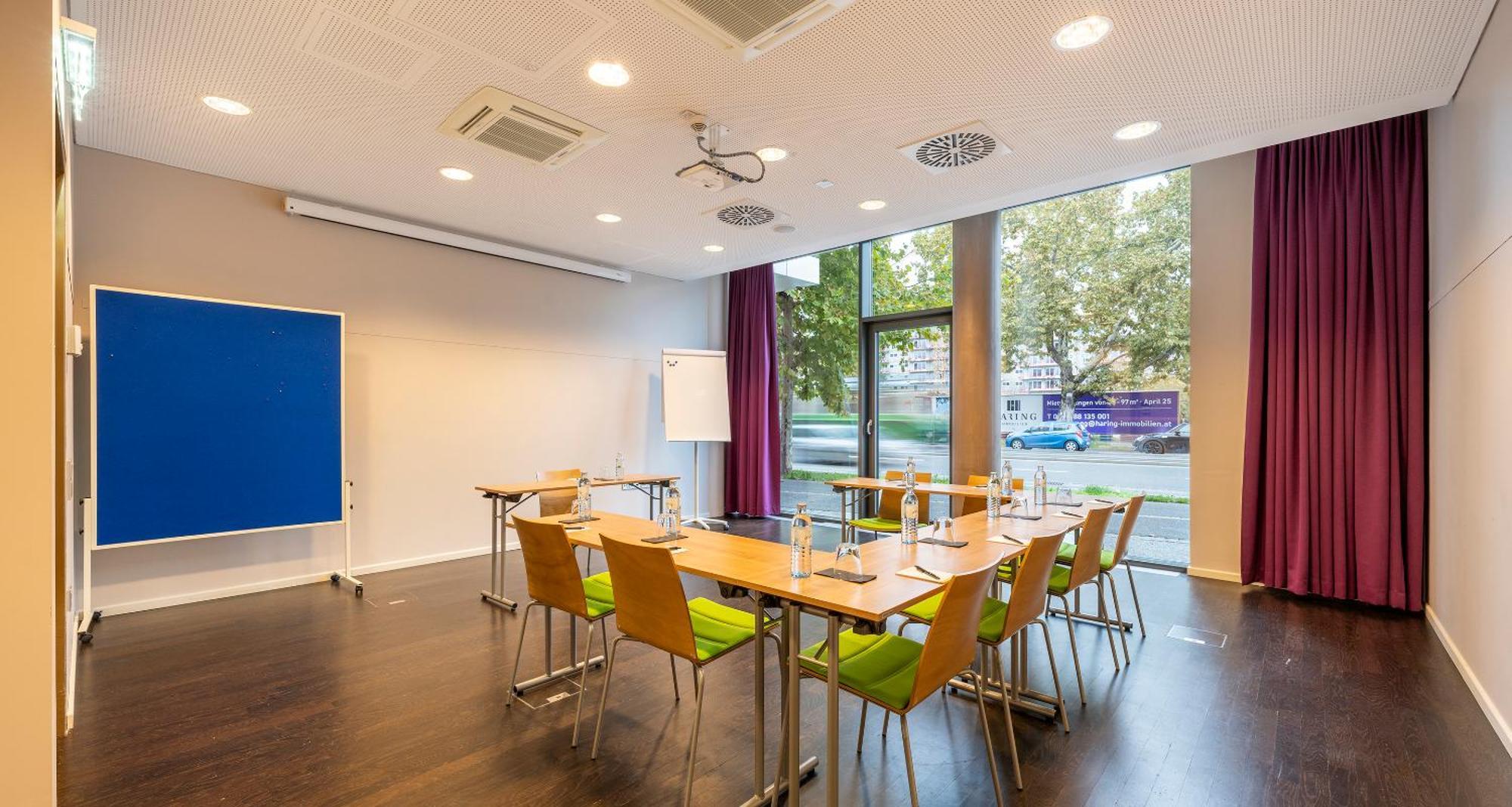 Roomz - Business Design