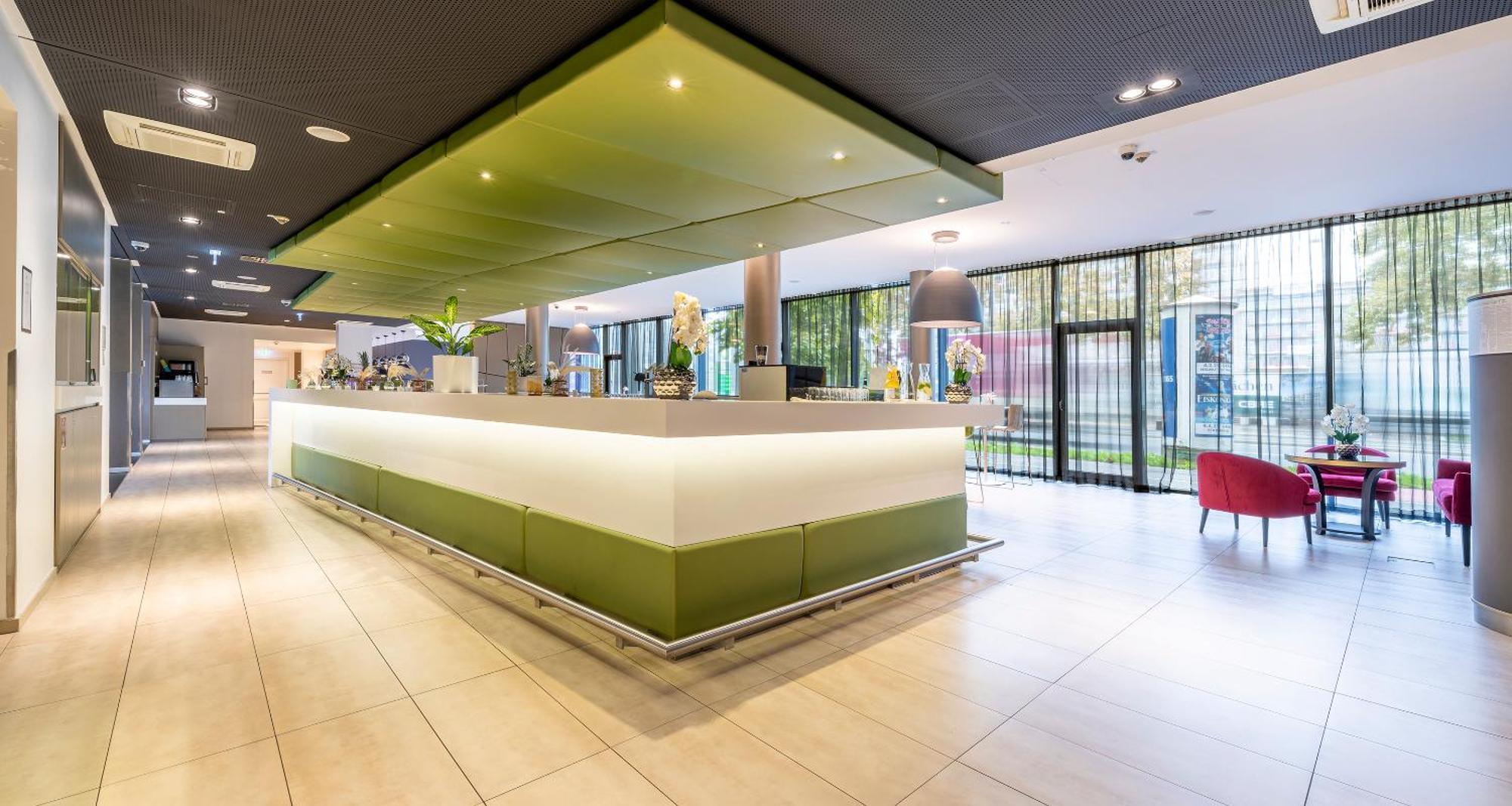 Roomz - Business Design Hotel