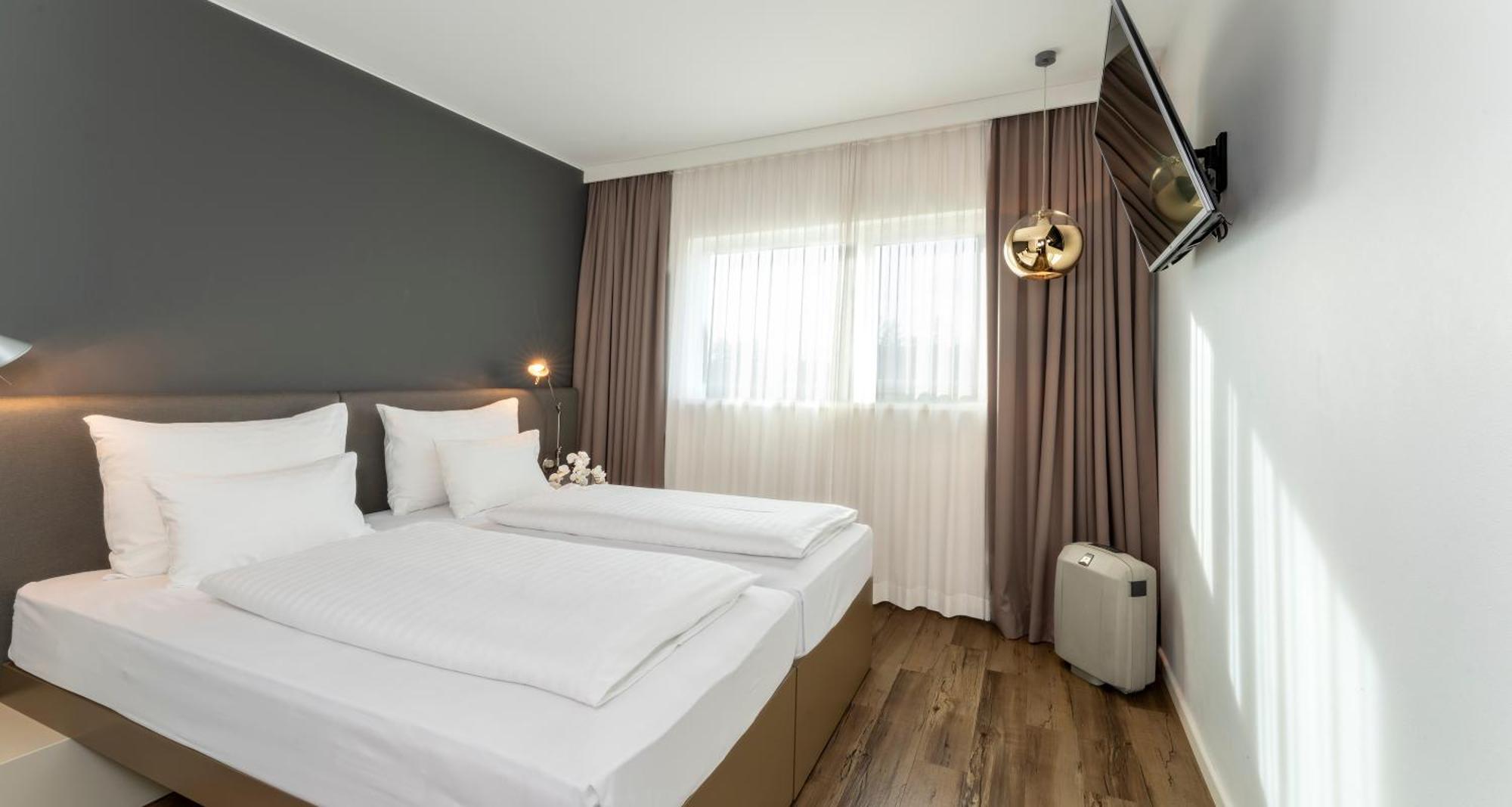 Roomz - Business Design Hotel 4*