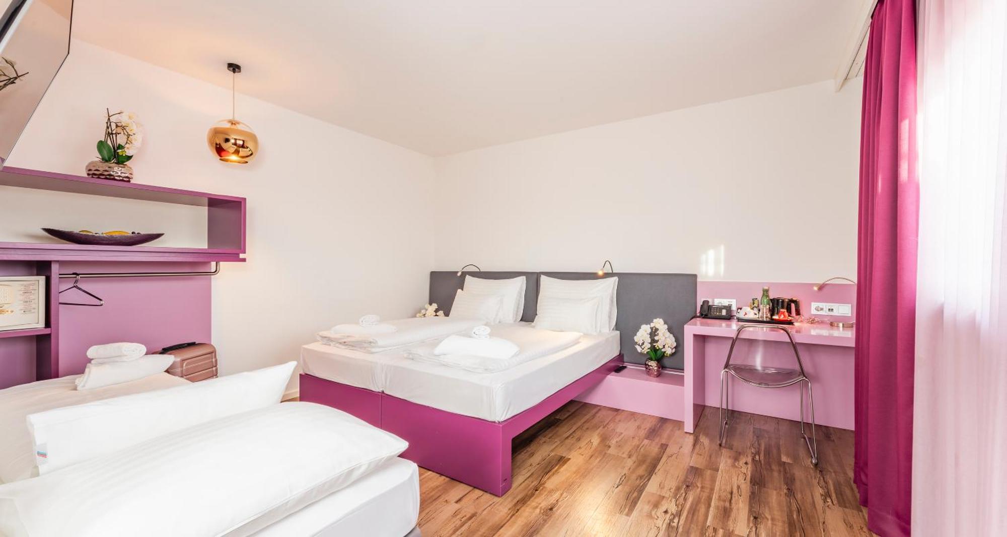 Roomz - Business Design Hotel 4*