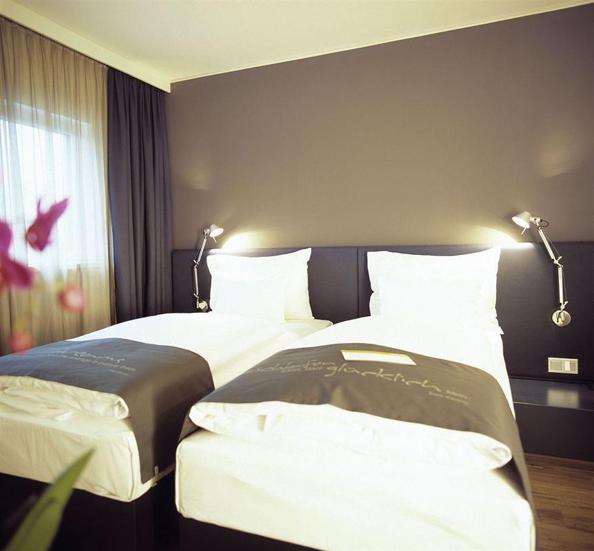 Roomz - Business Design 4*